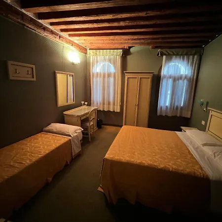 Pensionat Ruga Rialto 3*