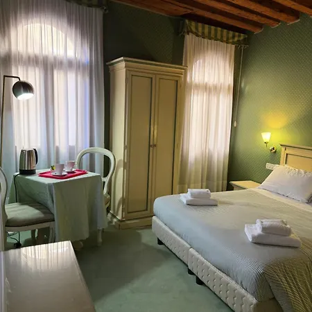 Pensionat Ruga Rialto 3*